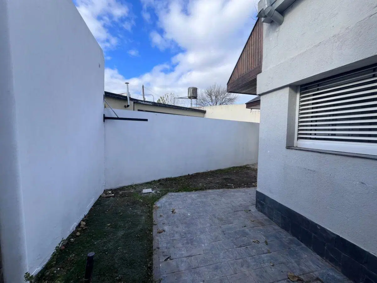Se alquila casa en La Plata centro 2