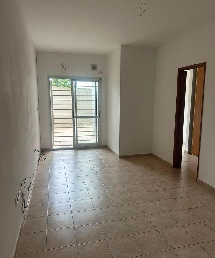Se alquila depto de 1 habitacion con patio La Plata