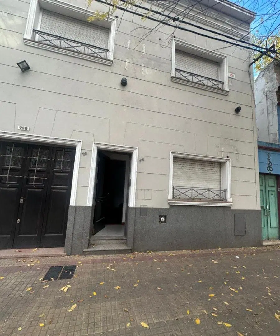 Se alquila casa en La Plata centro 5