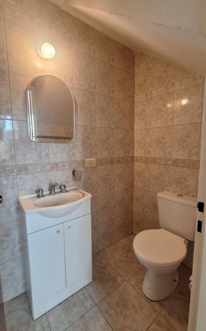 Foto de DUPLEX EN LOS HORNOS - 2 DORMITORIOS CON COCHERA Y PATIO, imagen 3