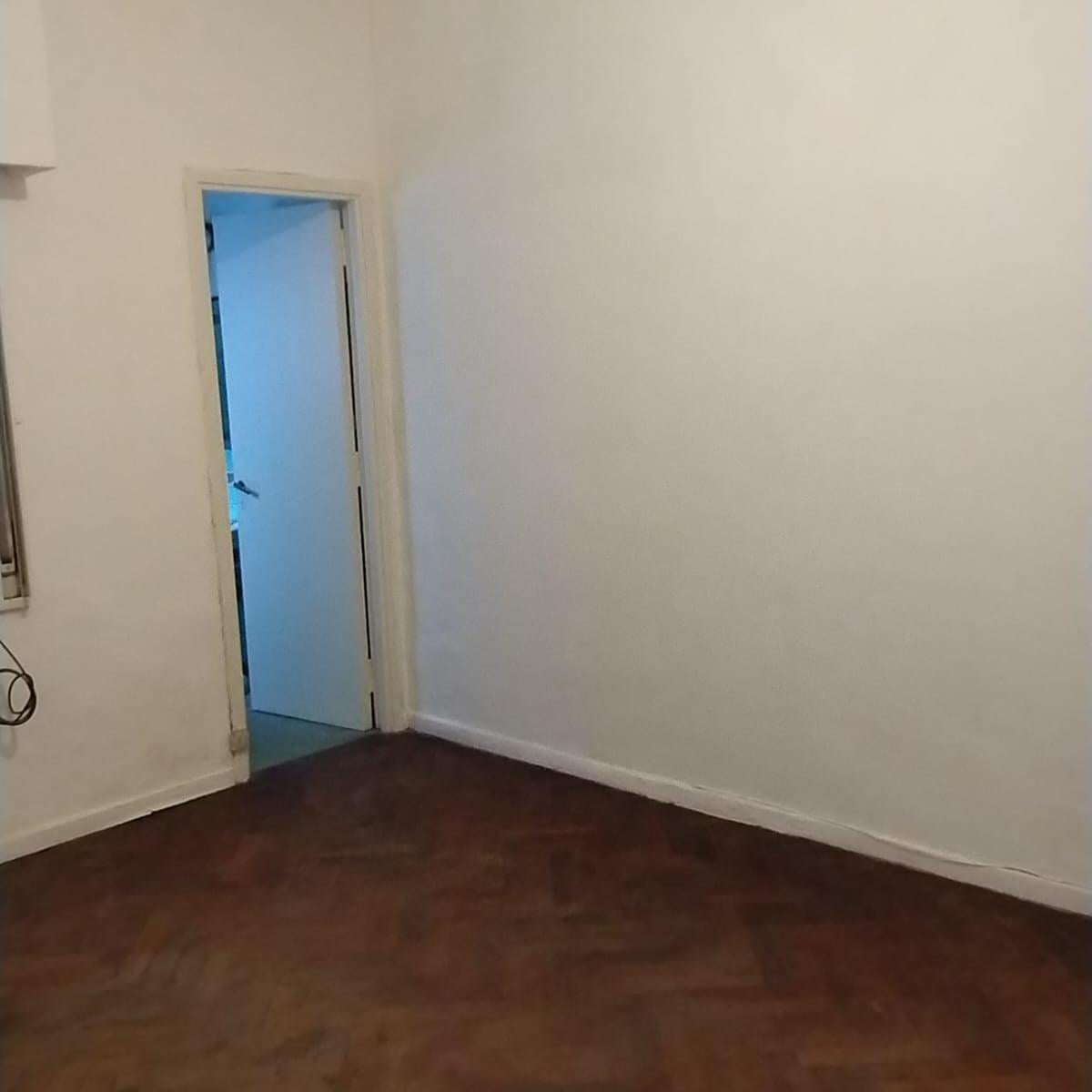 Foto de VENTA MONOAMBIENTE MUY BAJAS EXPENSAS EN FLORES POR ESCALERA, imagen 5
