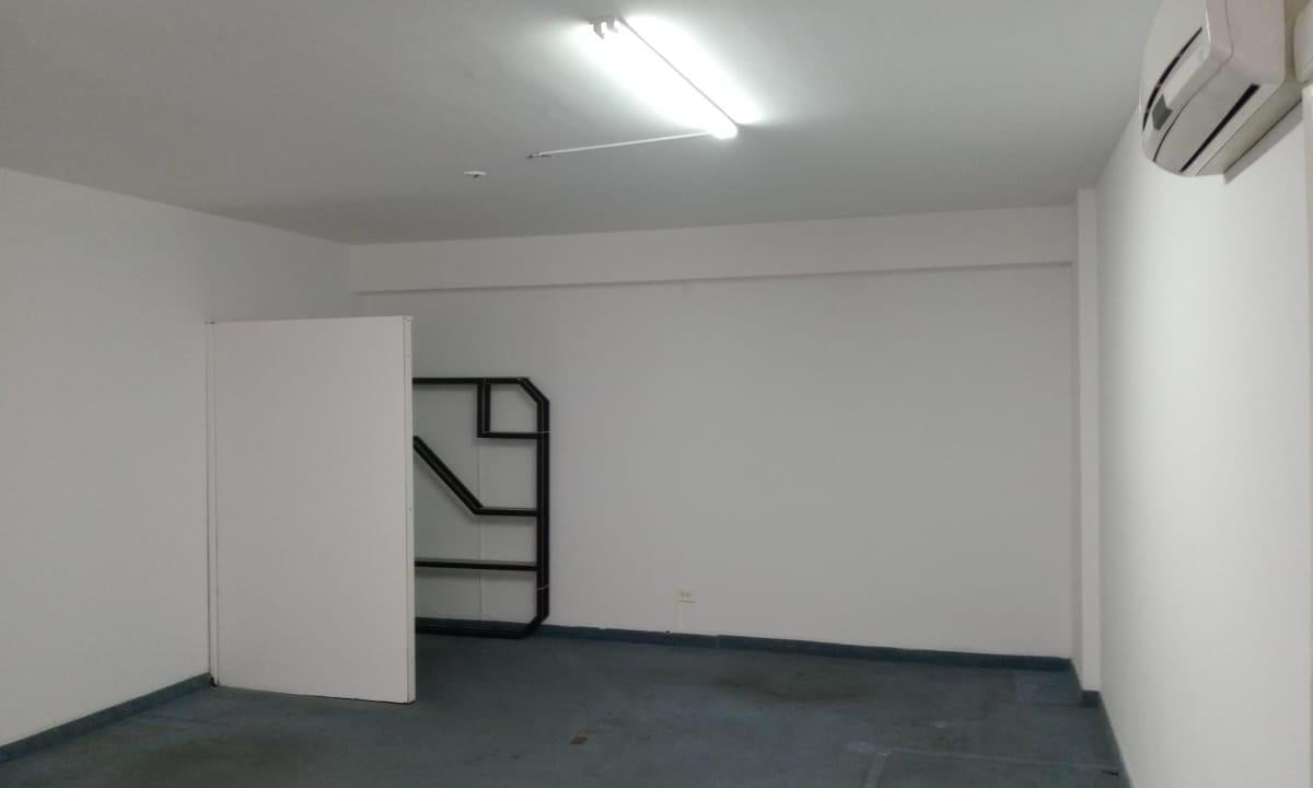 Foto de OFICINA 32 MTS/ EDIFICIO CON VIGILANCIA 24HS/ BUEN ESTADO, imagen 5