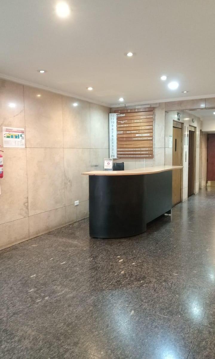 Foto de OFICINA 32 MTS/ EDIFICIO CON VIGILANCIA 24HS/ BUEN ESTADO, imagen 2