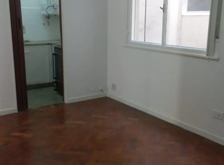 2 AMBIENTES CON MUY BAJAS EXPENSAS, 1º POR ESCALERA 4