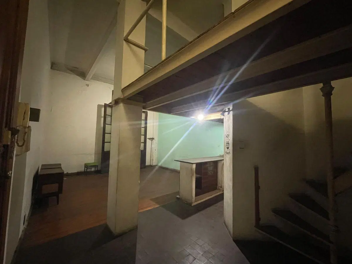 VENTA DE 2 AMBIENTES CON ENTREPISO A REFACCIONAR EN SAN CRISTOBAL 4