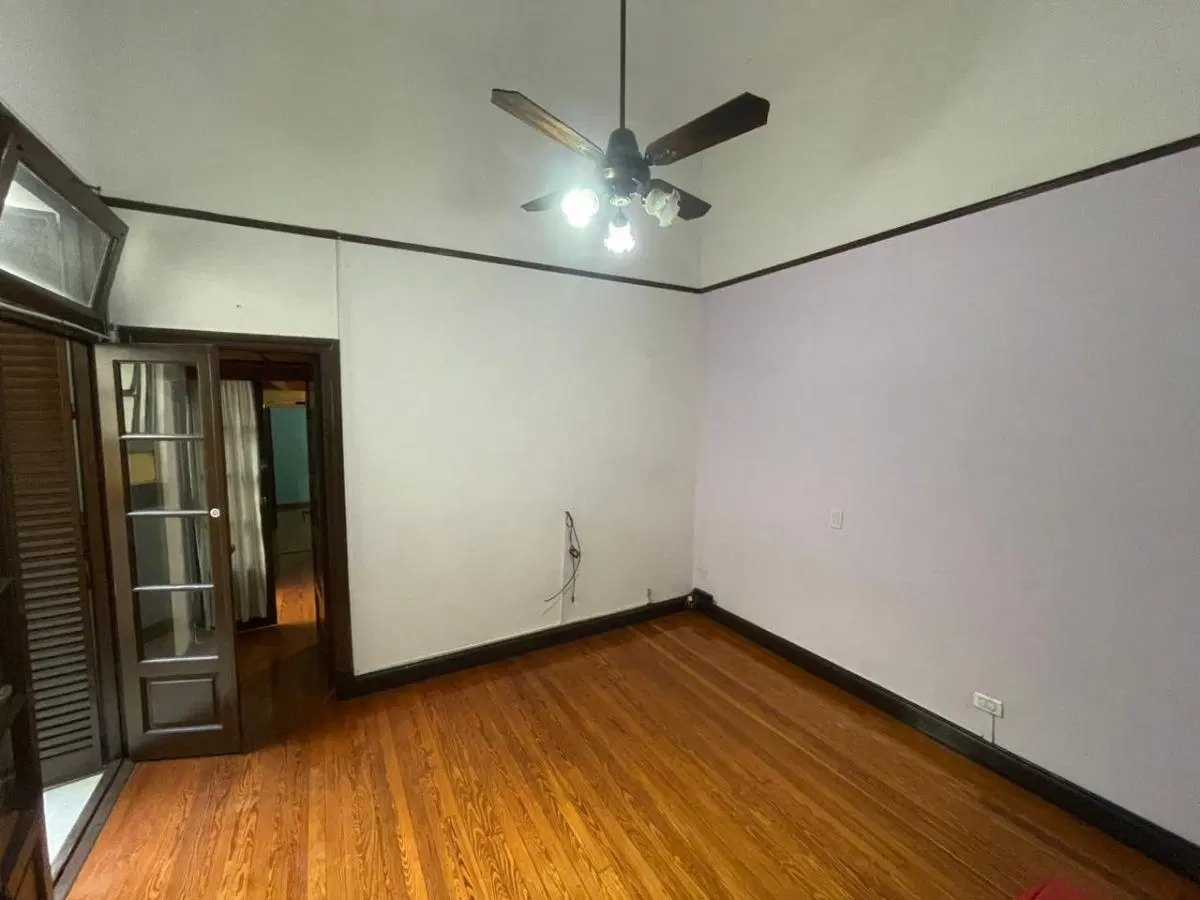 VENTA 3 AMB Y MEDIO CON ENTREPISO MUY BUEN ESTADO, ANTIGUO EN MONSERRAT 4
