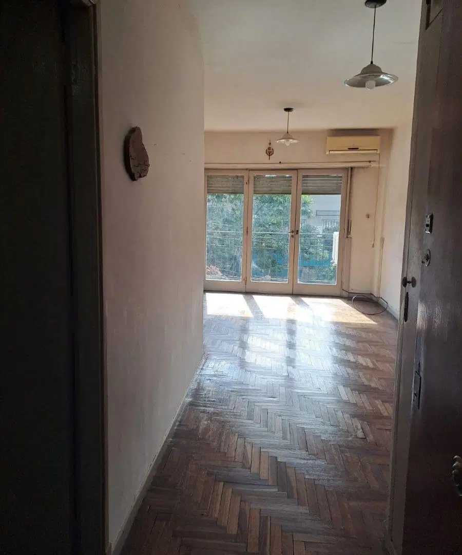 VENTA 3 AMBIENTES AL FRENTE CON BALCON EN MONSERRAT 2