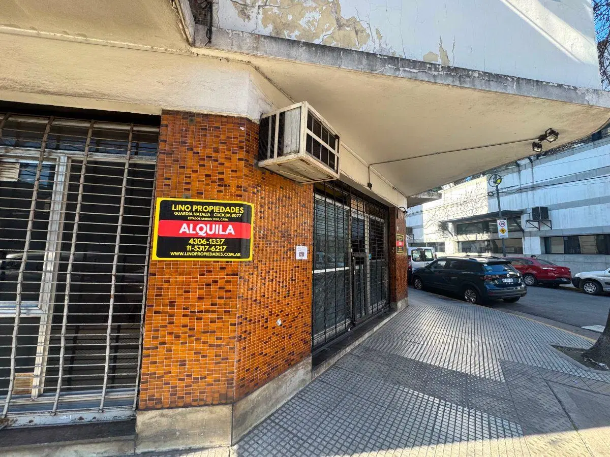 ALQUILER LOCAL CON SOTANO 2 BAÑOS EN CONSTITUCION 3