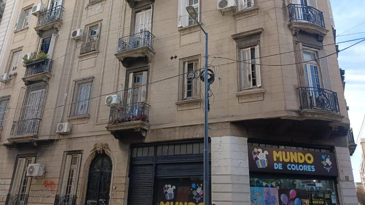 VENTA DEPTO 3 AMBIENTES ANTIGUO, RESTAURADO, BAÑO, TOILETTE EN MONSERRAT APTO CREDITO 1