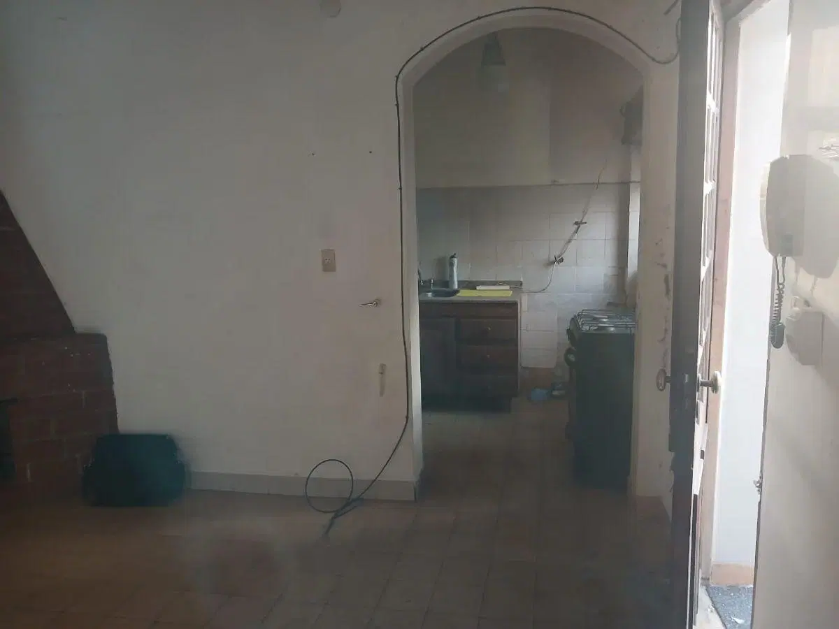 VENTA PH A REFACCIONAR 2 AMB Y MEDIO E N PARQUE PATRICIOS 1