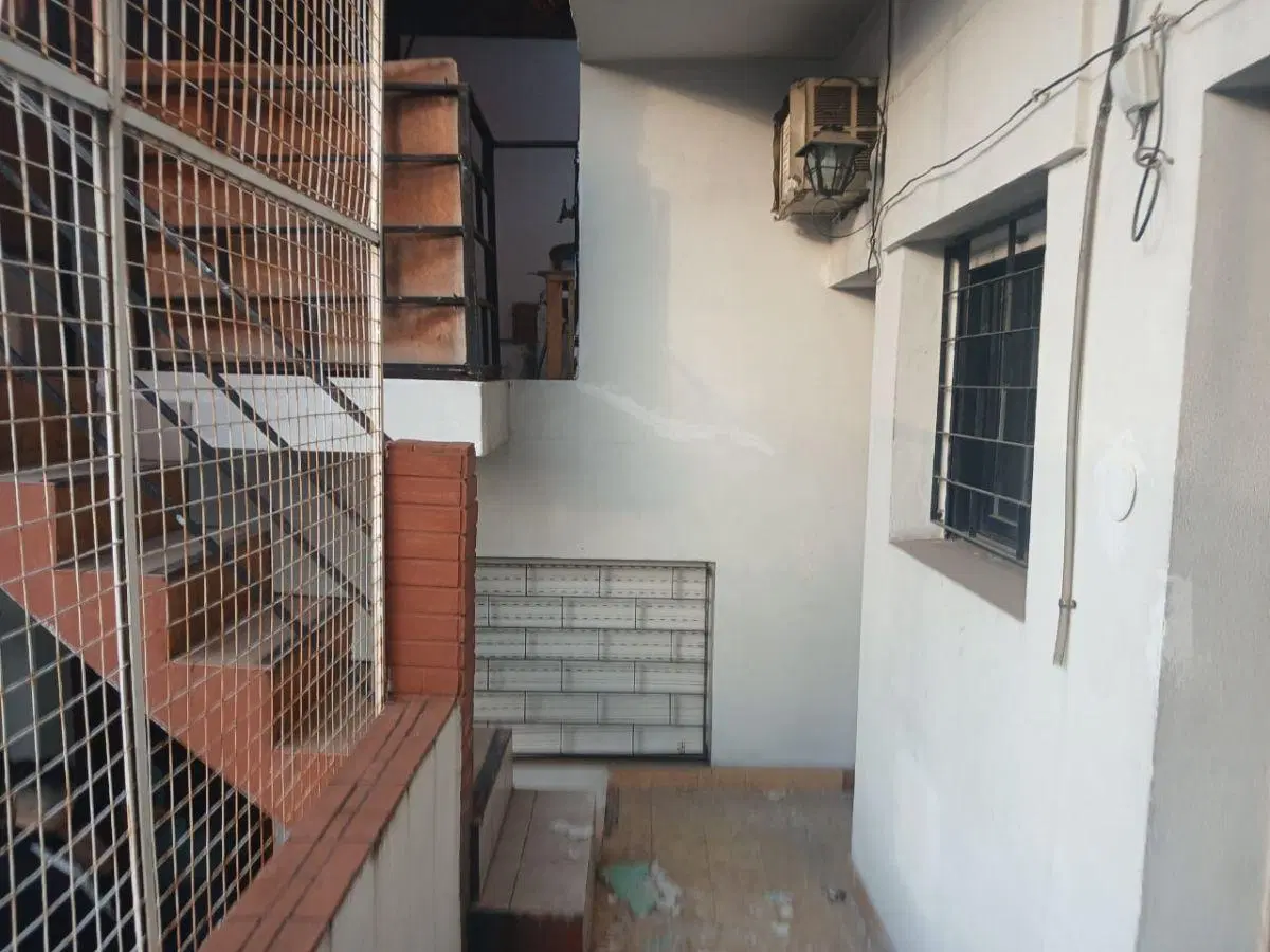 VENTA PH A REFACCIONAR 2 AMB Y MEDIO E N PARQUE PATRICIOS 8