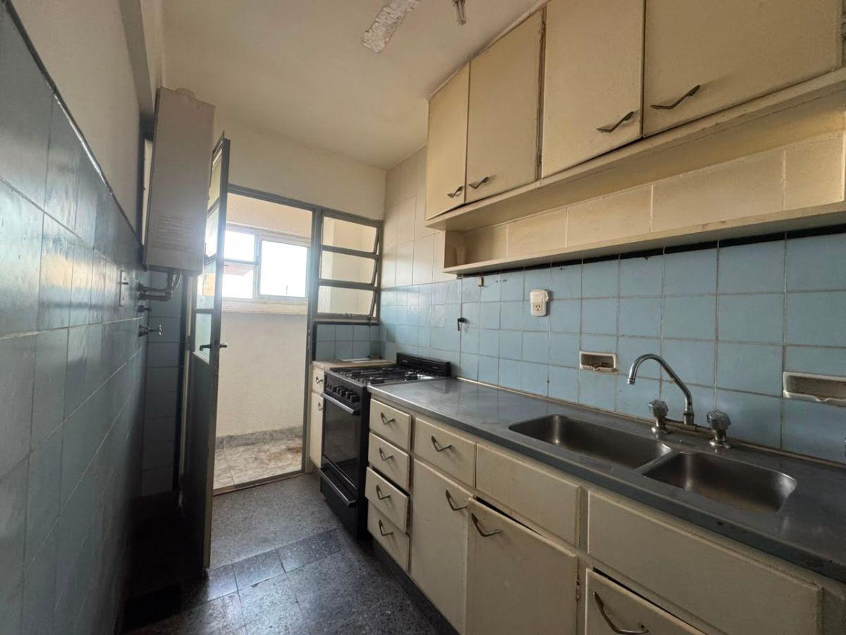 Foto de VENTA 2 AMB AMPLIOS CON BALCON EN MONSERRAT, imagen 2