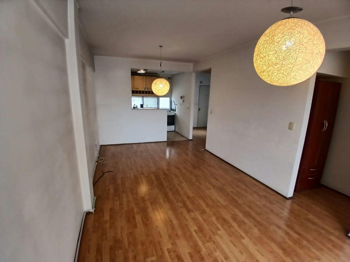 ALQUILER 2 AMB IMPECABLES CON TOILLETE Y BALCON EN SAN TELMO