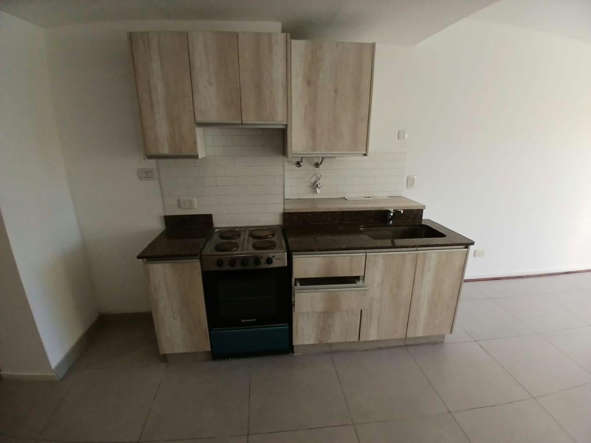 Foto de ALQUILER MONOAMBIENTE CON BALCON IMPECABLE EN SAN CRISTOBAL, imagen 4