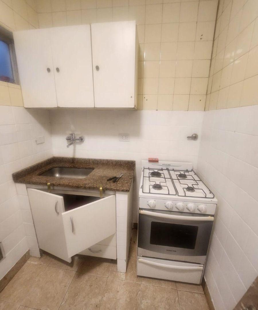Foto de ALQUILER 2 AMBIENTES CON PATIO EN MUY BUEN ESTADO EN SAN CRISTOBAL, imagen 3