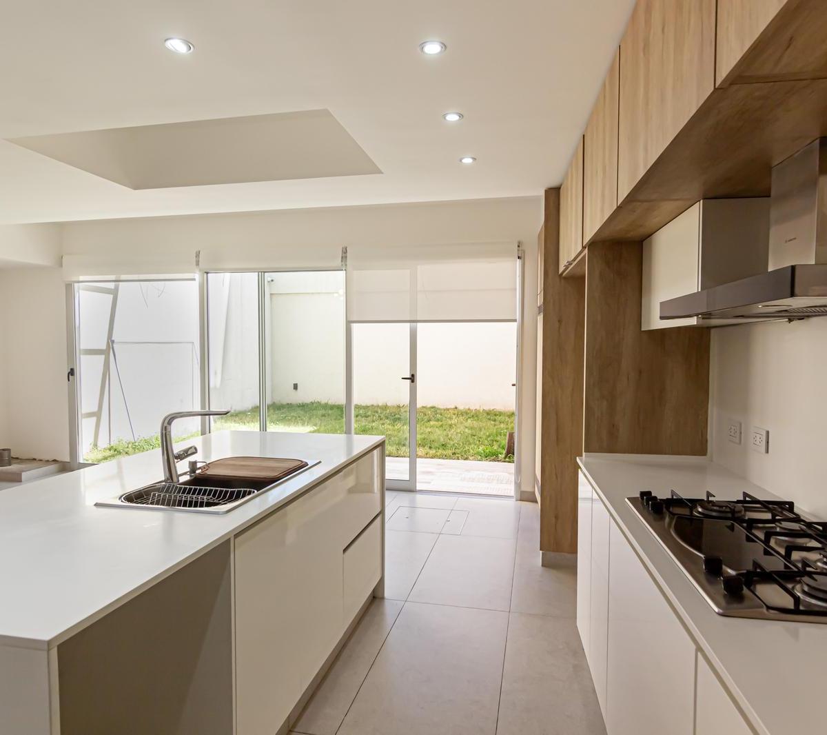 Espectacular Casa, 5 Dorm., Jardin, Barrio Martín, Rosario, Venta 4