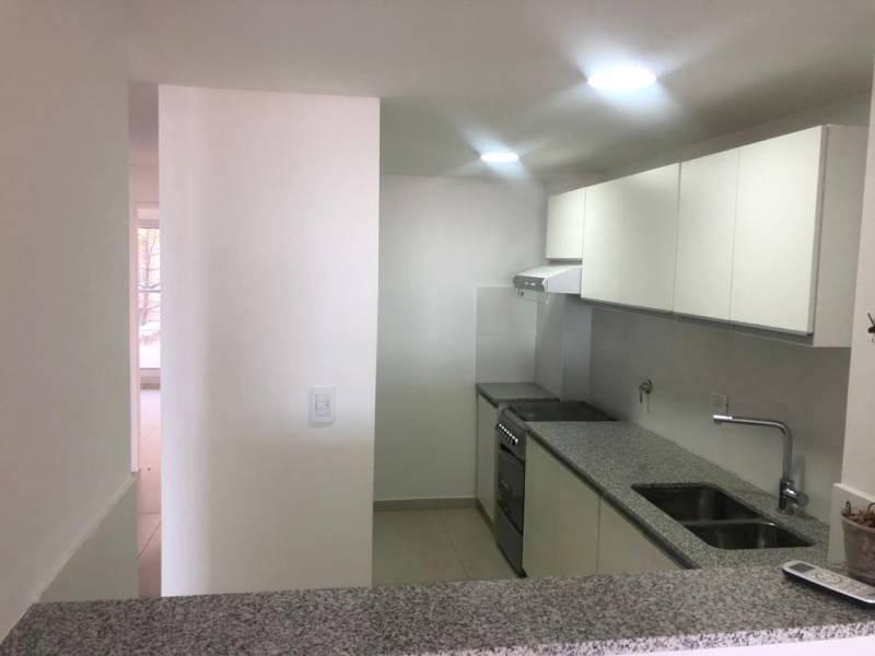 Departamento, dos dormitorio y cochera, Venta, Rosario