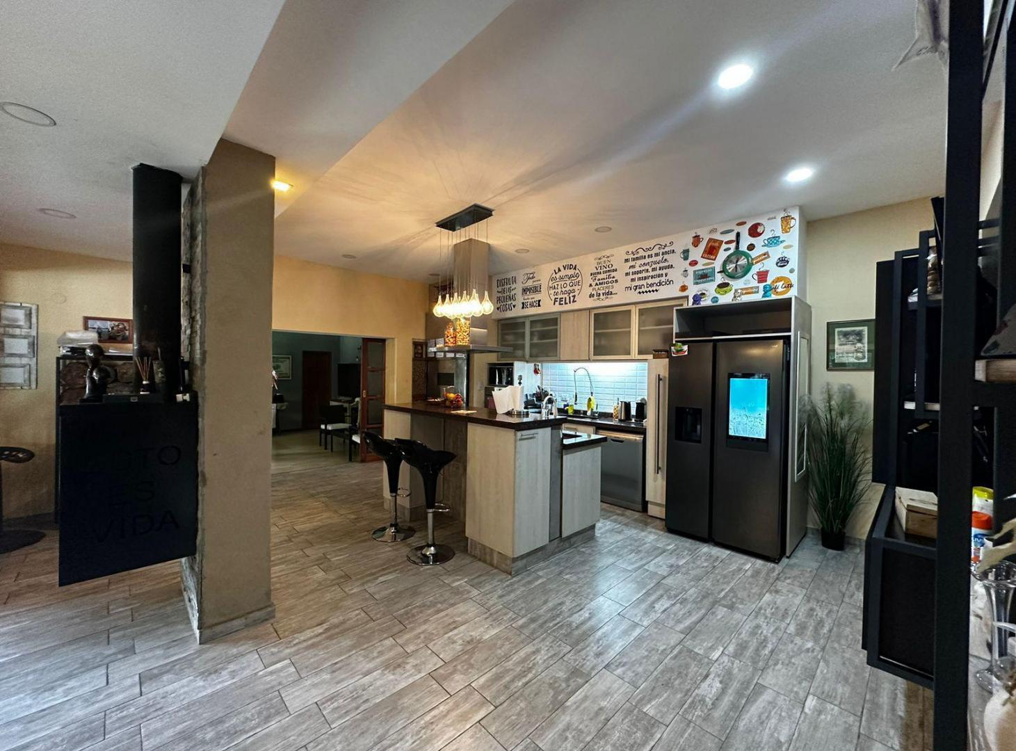 Foto de Casa, 2 dormitorios, cochera doble, pileta, Venta, Fisherton, Rosario, imagen 1
