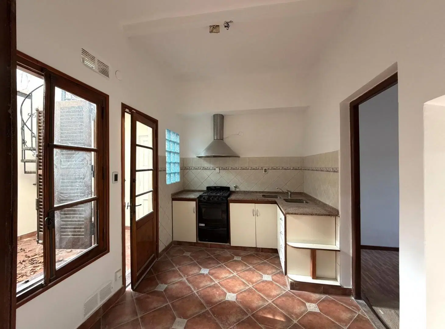 Casa de pasillo al frente, 2 dormitorios   comodin, Venta, Rosario 4