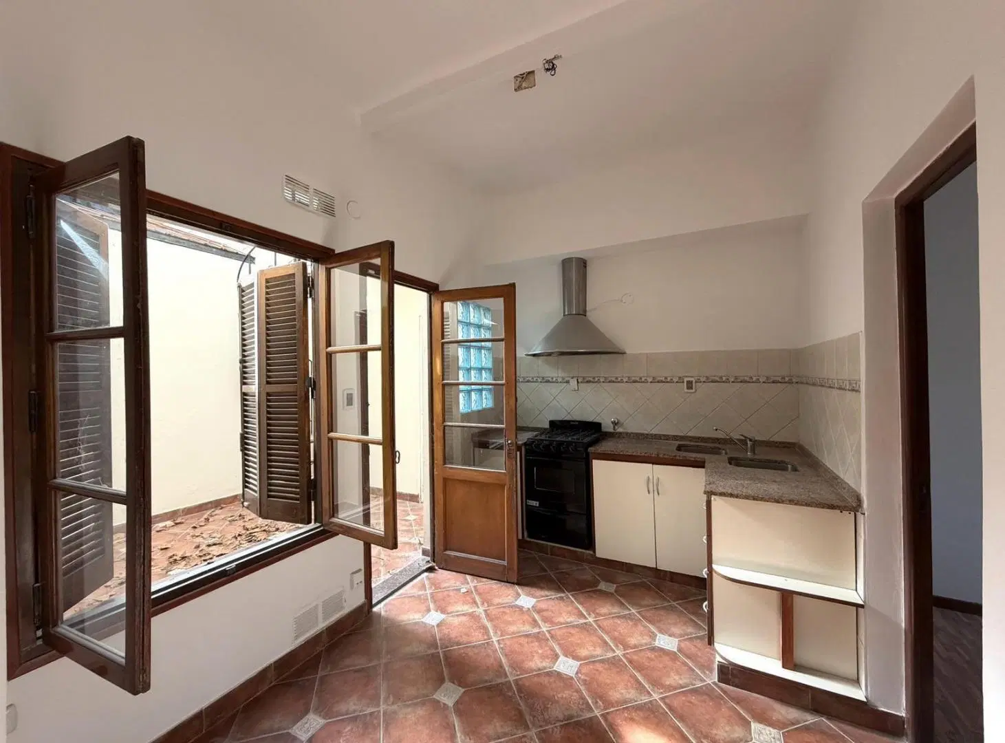 Casa de pasillo al frente, 2 dormitorios   comodin, Venta, Rosario 2
