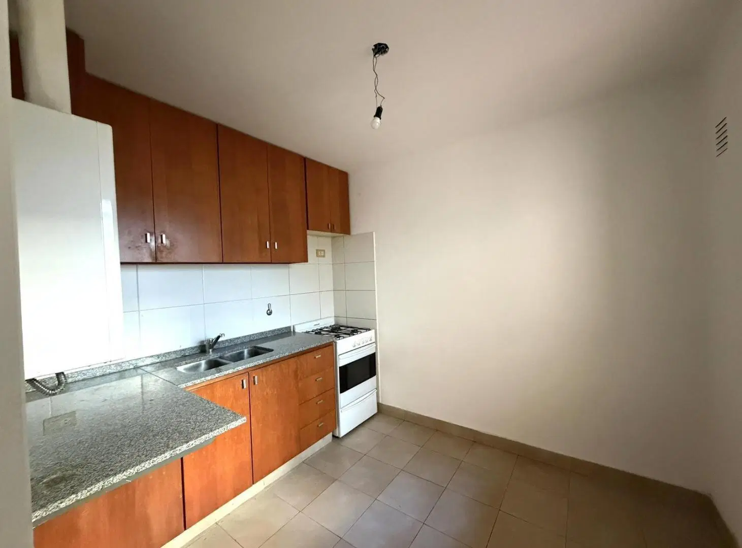 PH, Casas de pasillo, dos dormitorios, patio, Rosario, Venta. 2