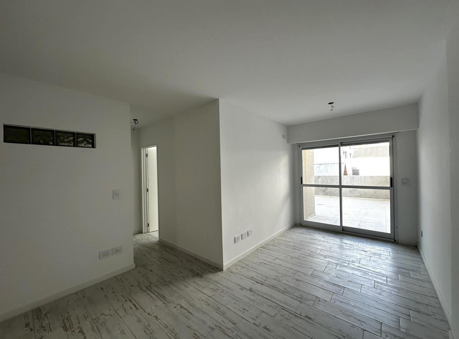 Foto de Departamento a estrenar, un dormitorio, doble patio, Alquiler, imagen 4