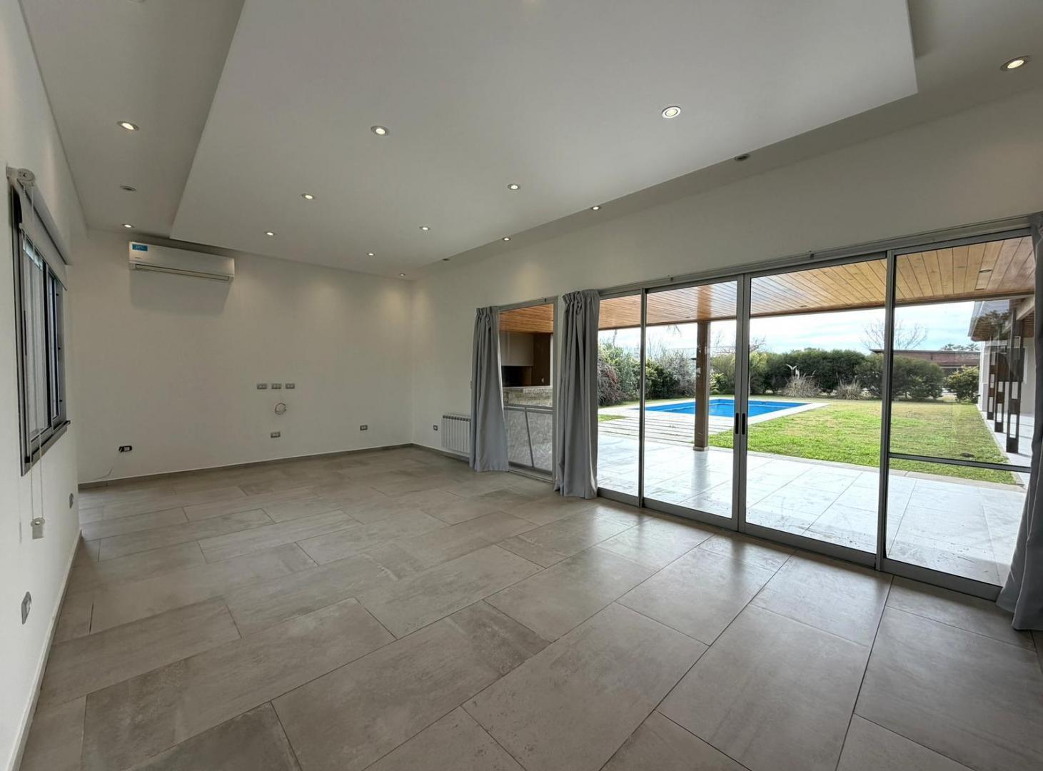 Foto de Casa, 3 dormitorios, pileta, Barrio Cerrado Puerto Roldán, Alquiler, imagen 1