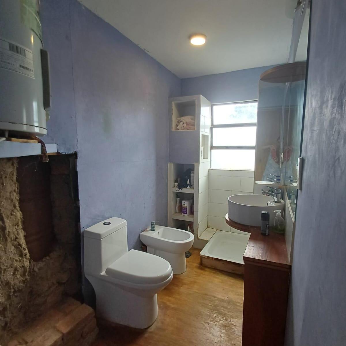 Foto de 2 esq 498-Casa sobre lote de 700 m2 en Villa Castells, imagen 2