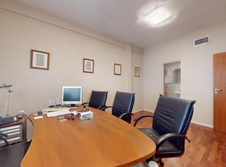 Calle 41 e/ 12 y 13 -Edificio de oficinas y salones 4