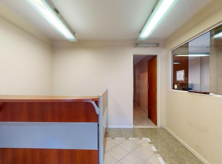 Calle 41 e/ 12 y 13 -Edificio de oficinas y salones 2