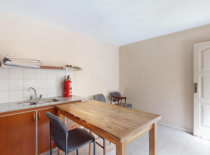 Calle 41 e/ 12 y 13 -Edificio de oficinas y salones 5