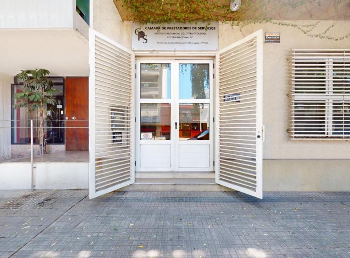 Calle 41 e/ 12 y 13 -Edificio de oficinas y salones 3
