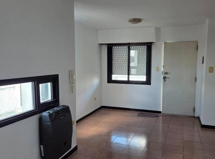 Departamento en alquiler c/ cochera en 27 entre 63 y 64 - La Plata 1