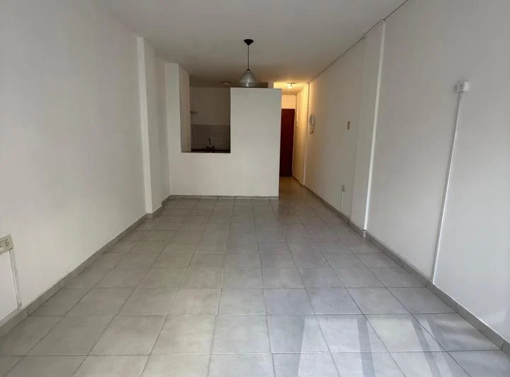 Monoambiente en Alquiler con Patio - Calle 6 entre 44 y 45 4
