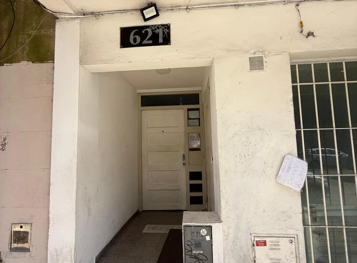 Monoambiente en Alquiler con Patio - Calle 6 entre 44 y 45 2