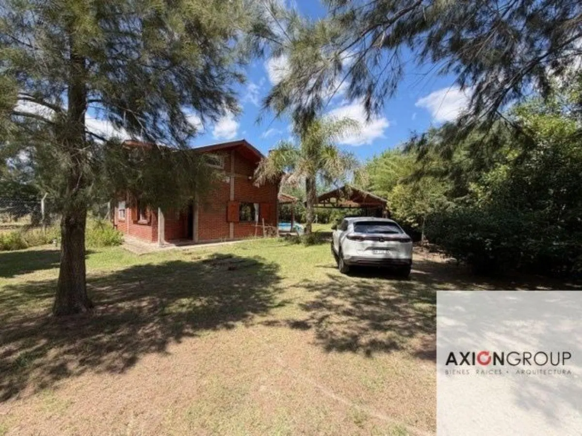 Venta de casa en 305 e/ 50 y 52 - Barrio El Rodeo 3