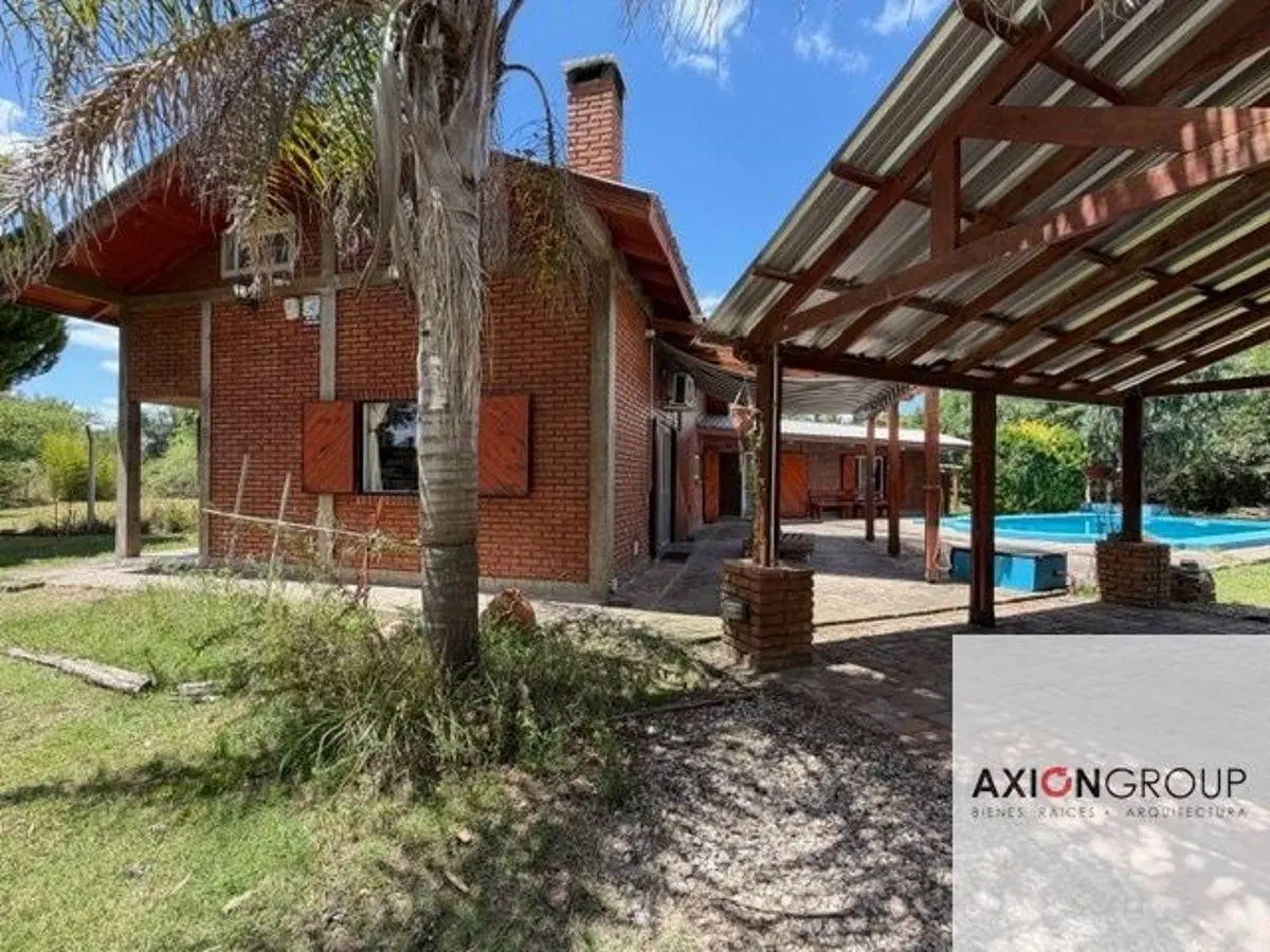 Venta de casa en 305 e/ 50 y 52 - Barrio El Rodeo 4