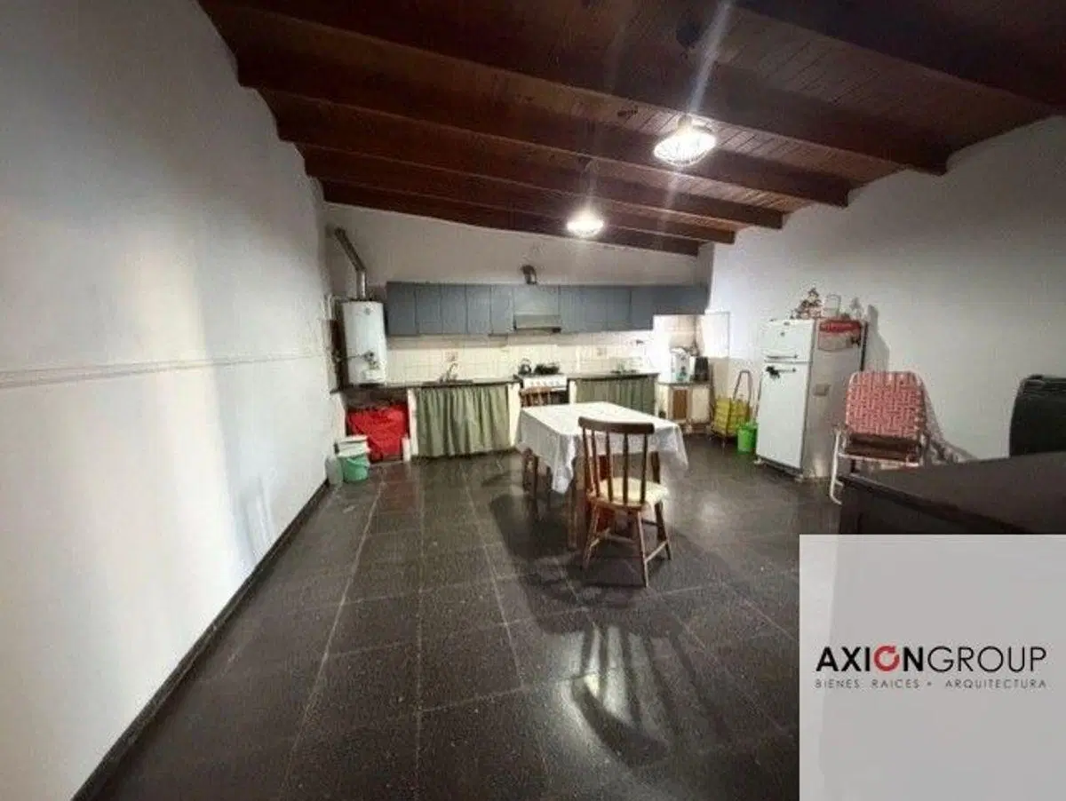 Venta de PH en 61 n 2332 e 141 y 142 - Los Hornos 8