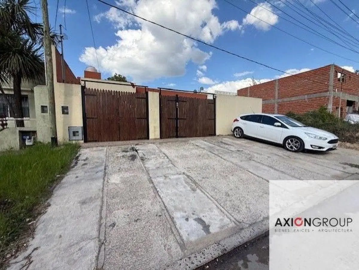 Venta de casa en 142 n 884 e 49 Y 50 - Los Hornos 5