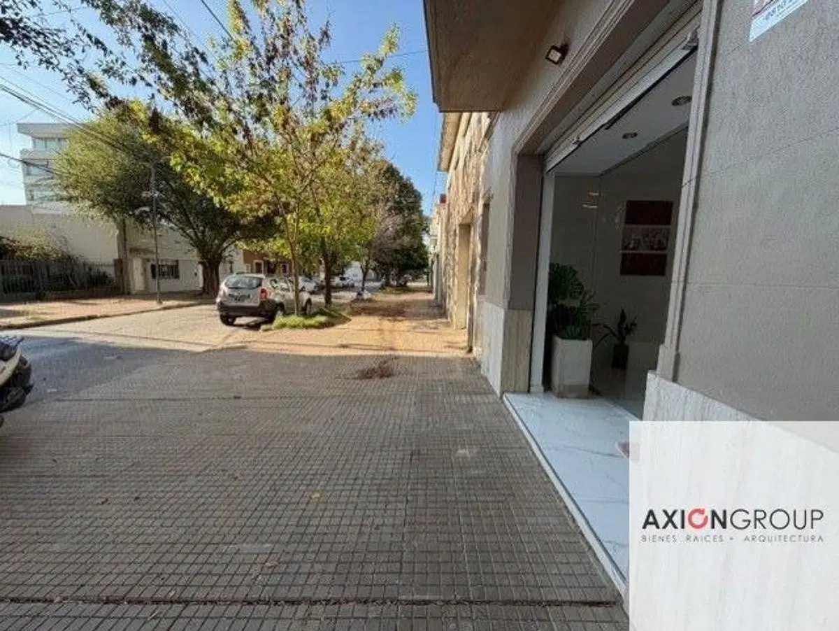 Alquiler de local comercial en 22 n 975 e 51 y 53 - La Plata 1