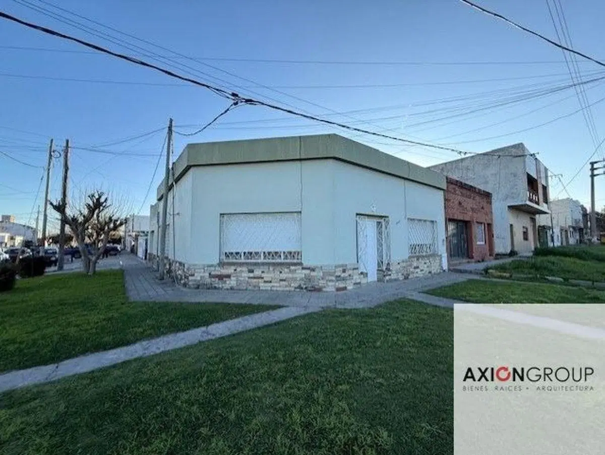 Venta de casa en 131 n 1697 esq. 67 - Los Hornos 2