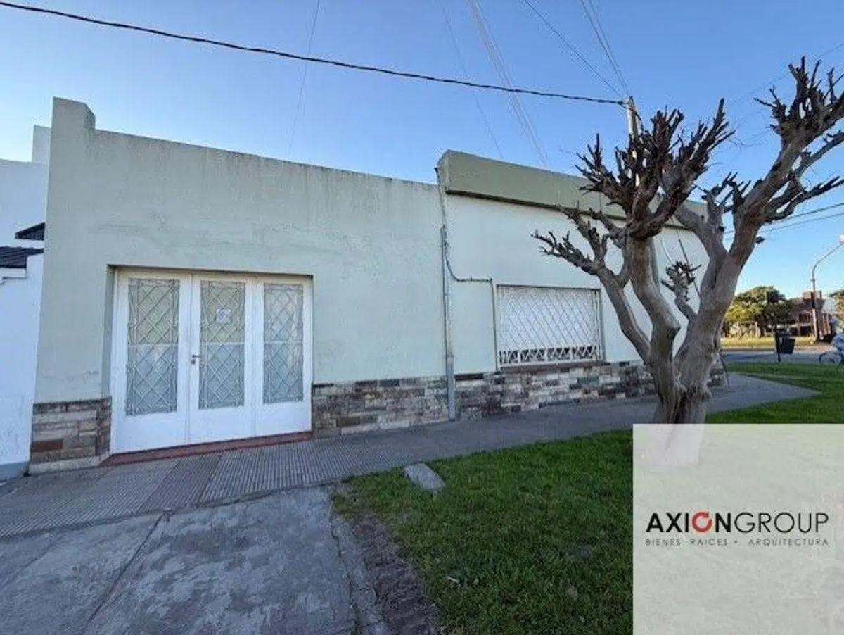 Venta de casa en 131 n 1697 esq. 67 - Los Hornos 3