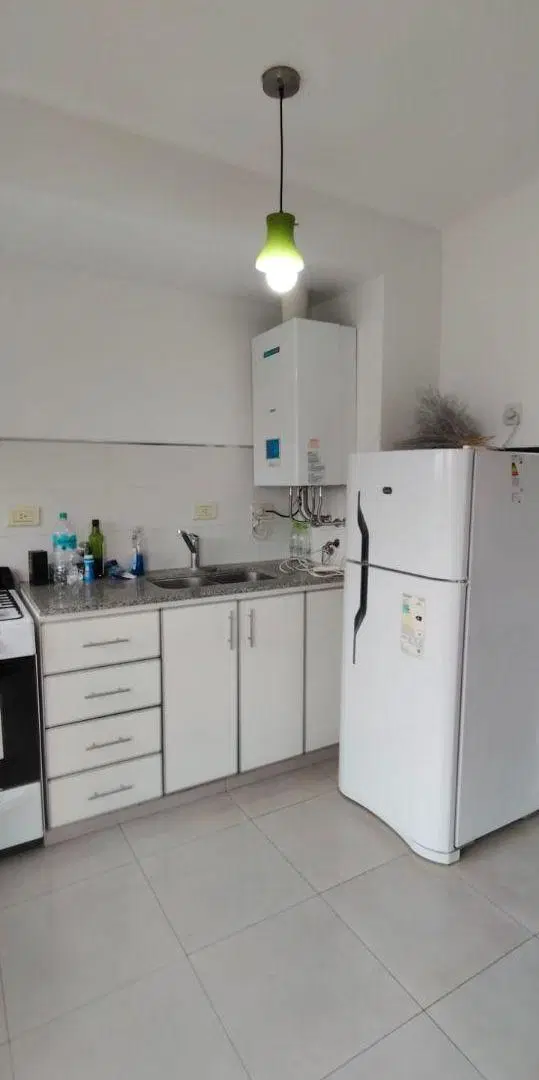 37 E/ 24 y 25-Depto de 1 dormitorio amoblado con vista al Parque Alberti 5