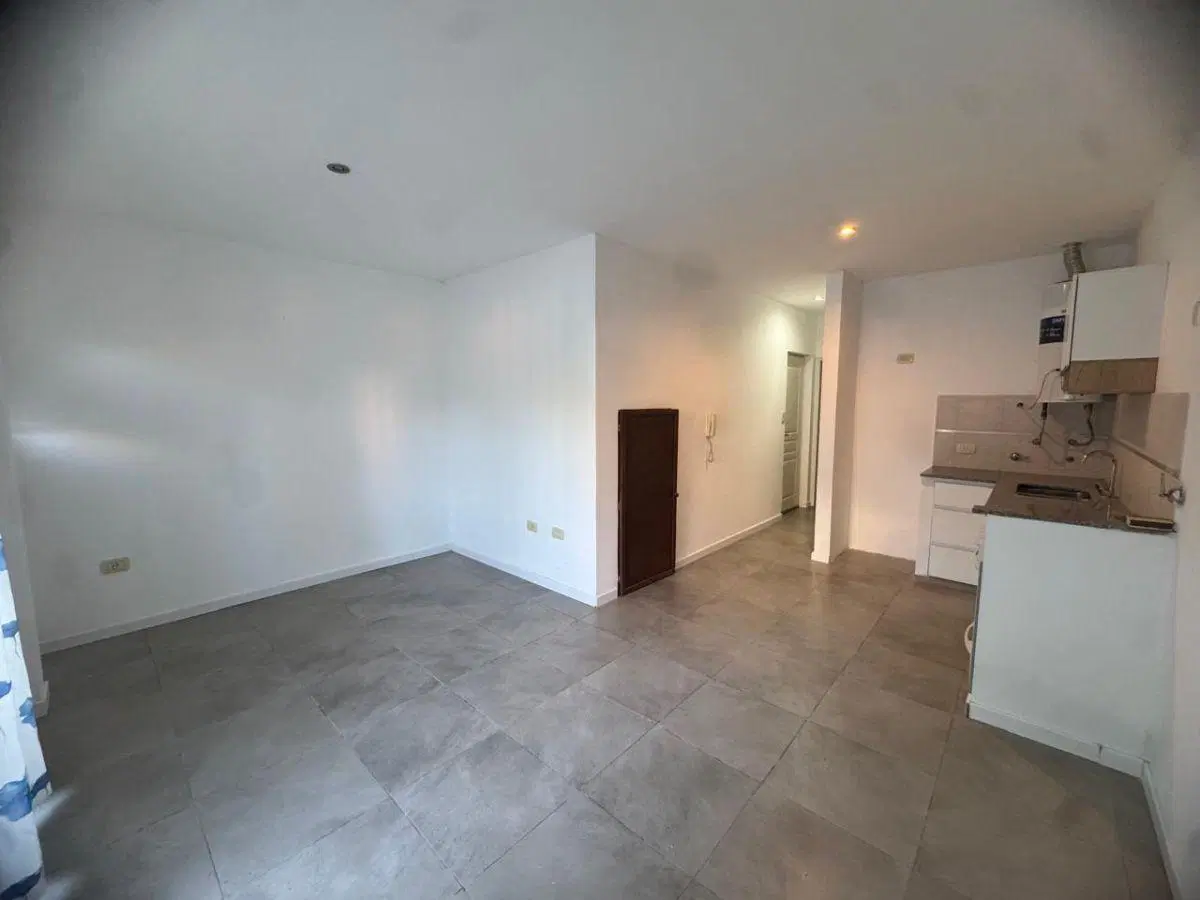Departamento en alquiler de un dormitorio en Calle 28 entre 38 y 39, La Plata. 2