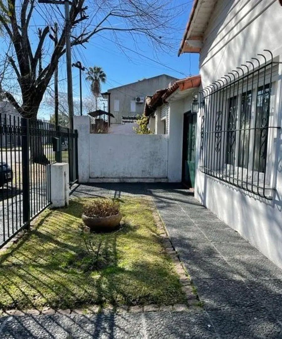 Venta de casa en 476 e/ 19 y 20 - City Bell 1