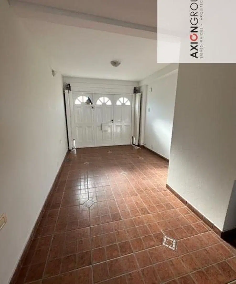 Venta de casa en calle 141 e 49 y 50 - Los Hornos 2