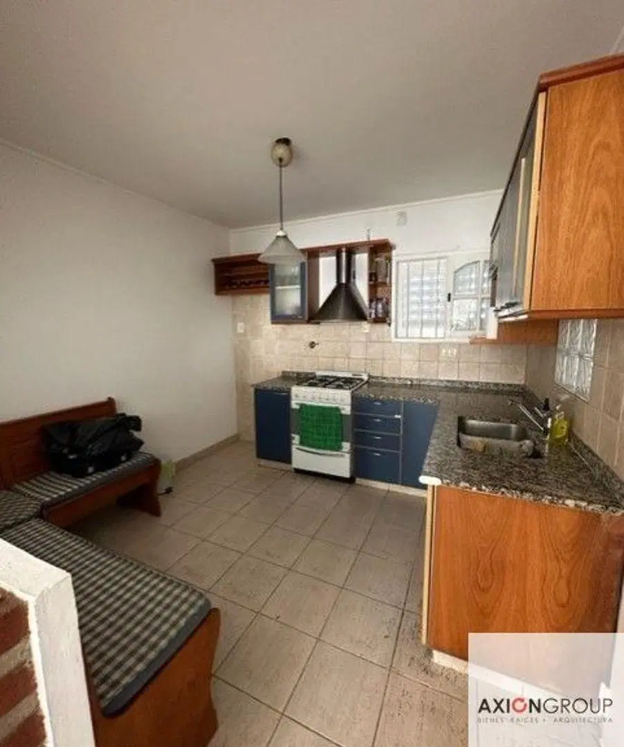 Venta de casa en calle 141 e 49 y 50 - Los Hornos 5