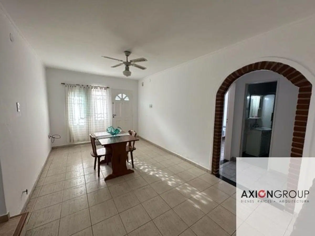 Venta de casa en calle 141 e 49 y 50 - Los Hornos 3