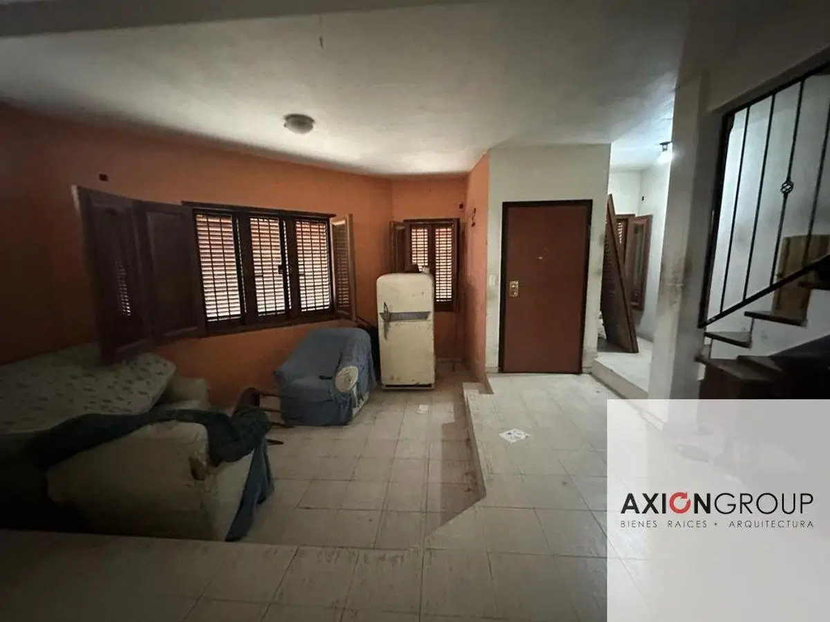 Venta de casa en calle 147 esq. 58 - Los Hornos 1