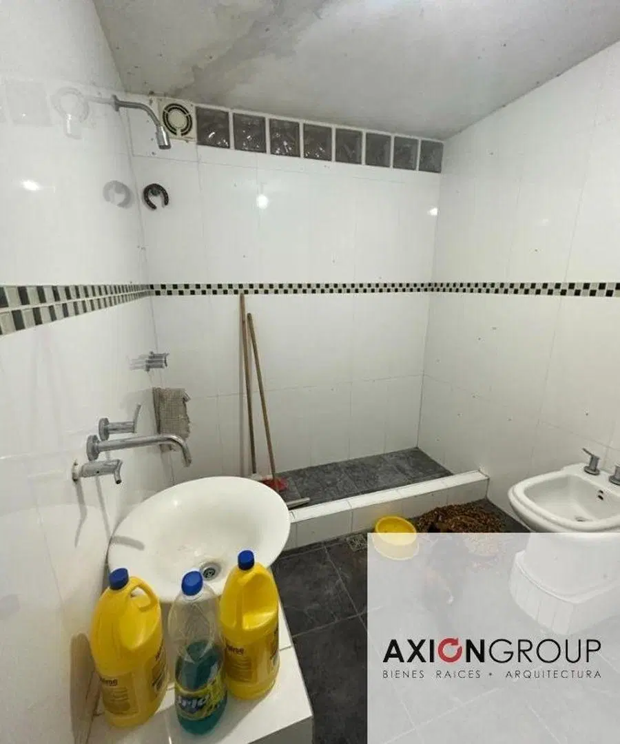Venta de casa en calle 147 esq. 58 - Los Hornos 4